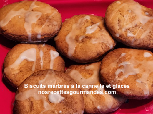 Biscuits marbrés à la cannelle et glacés