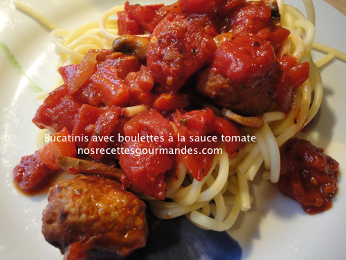 Bucatini avec boulettes à la sauce tomate
