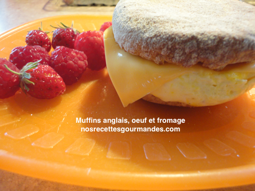 Muffin anglais, oeuf et fromage